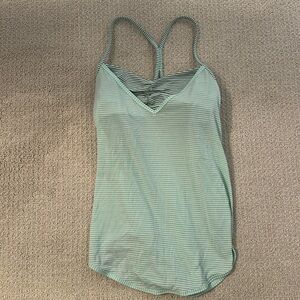 Lululemon women’s work out tank size 4 with built in bra